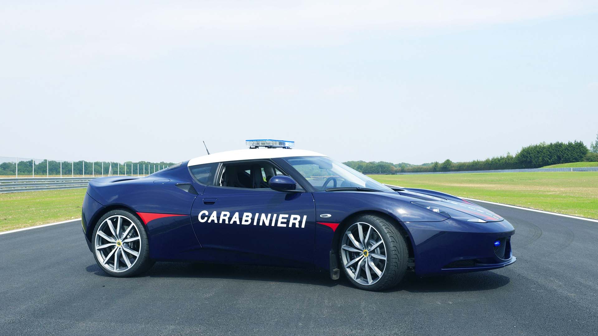 Lotus Evora Arma dei Carabinieri con sistema EVA